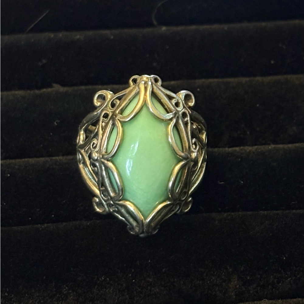 Carolyn Pollack Relios green marquis stone 925 silver ring. Size 8.